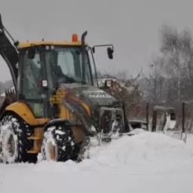 Świadczymy usługi minikoparkami i koparkami, glebogryzarkami oraz różnymi sprzętami budowlanymi i ogrodniczymi