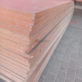 MDF 22 mm: 2440x1220mm , czerwony, ognioodporny